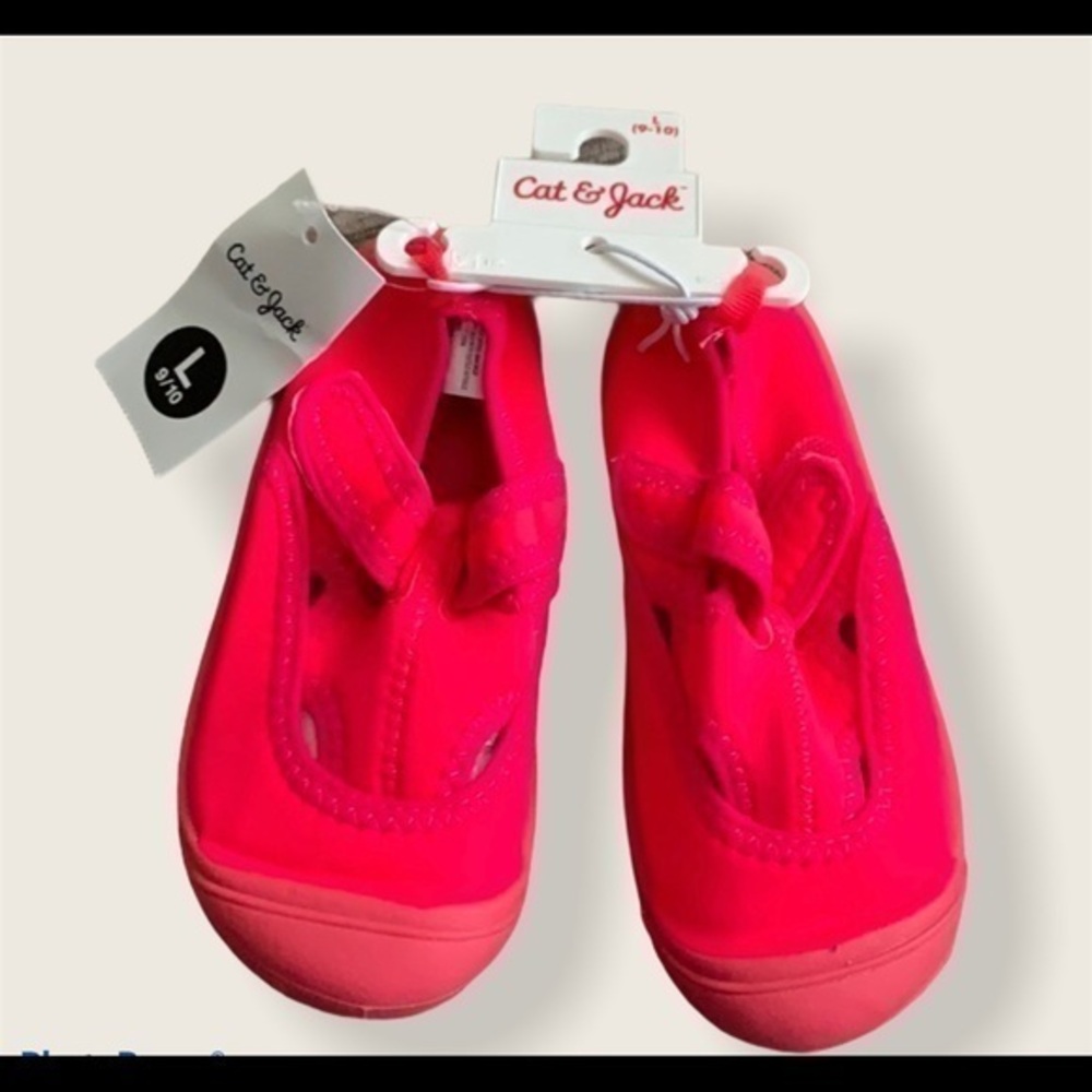 Cat & Jack children’s pink water shoes